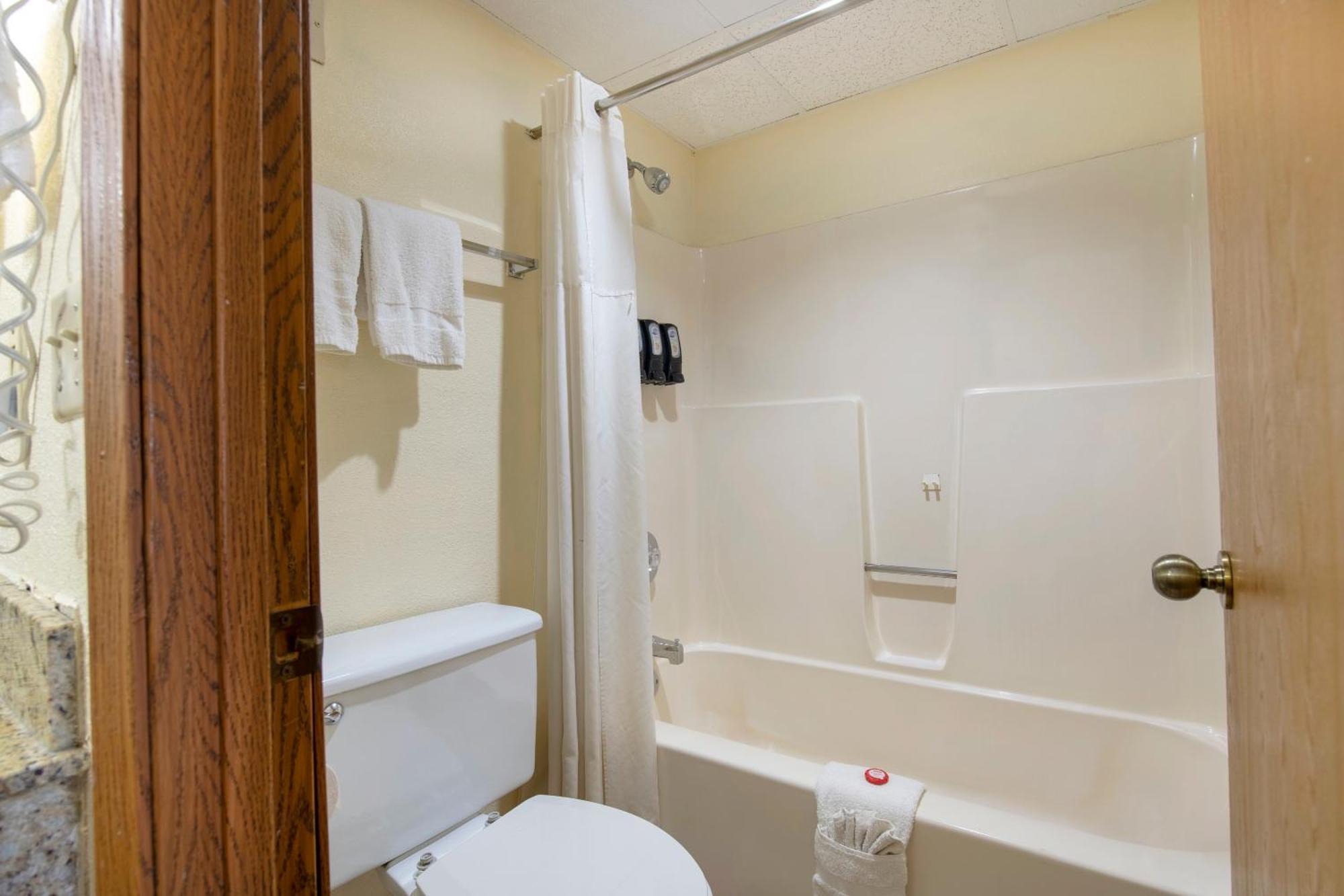 Oyo Hotel Tulsa International Airport エクステリア 写真